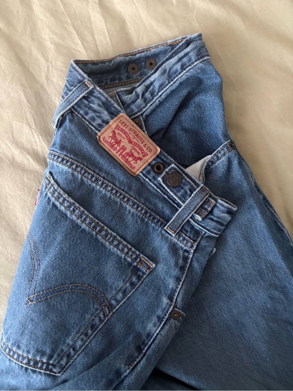 Levi's Women's Medium Blue High-Rise Straight Jeans